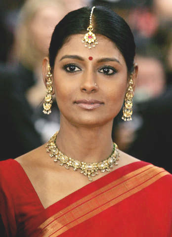 Nandita Das as jury member at Cannes festival 2005 – in a red silk saree - 3