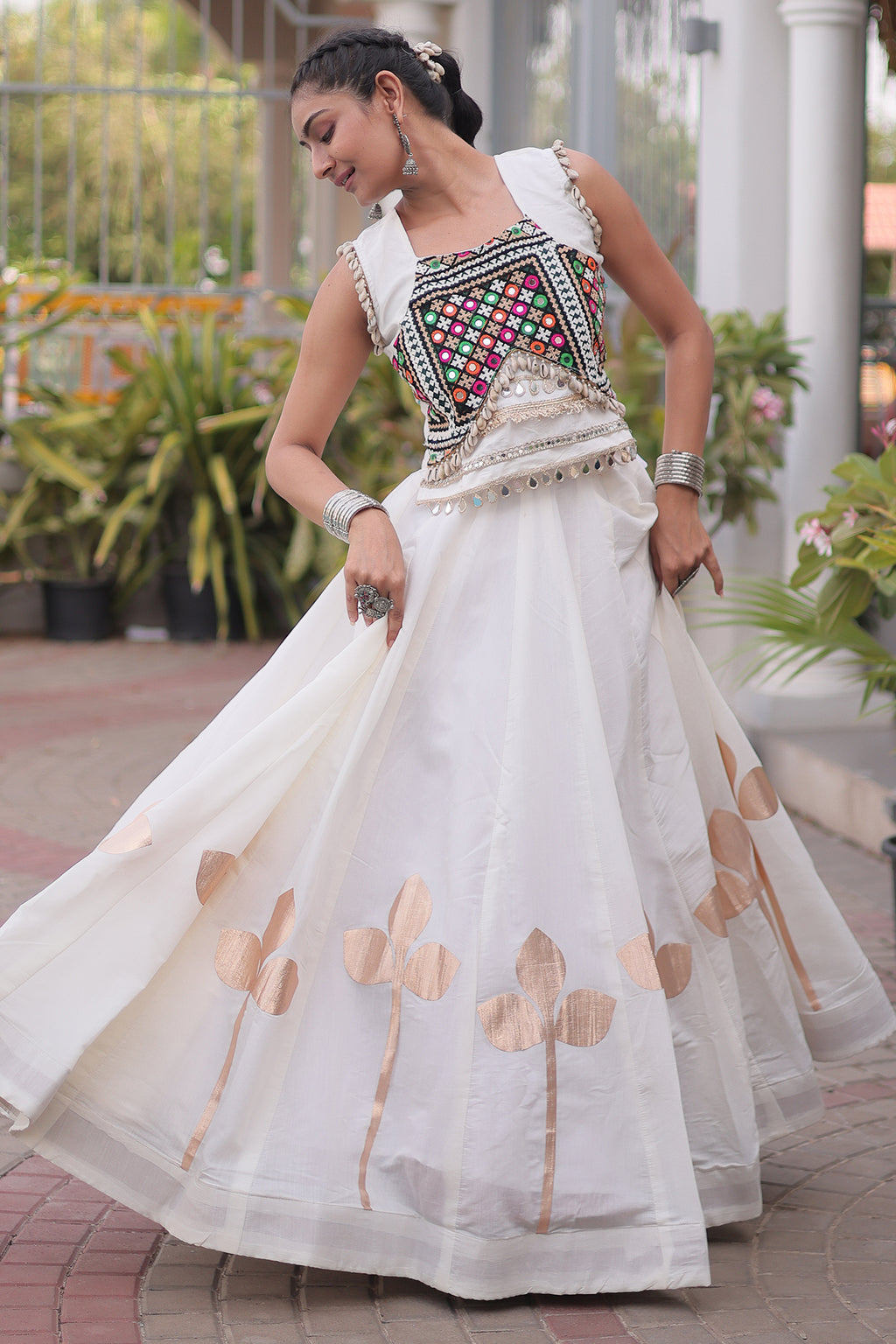 White Art Silk Kachchi Mirror Worked Chaniya Choli