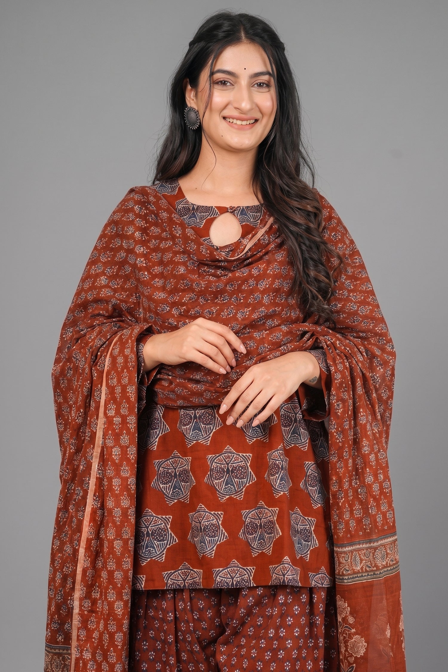 Rust Maroon Traditional Geometric Block Printed Cotton Kurta Set Secondary image