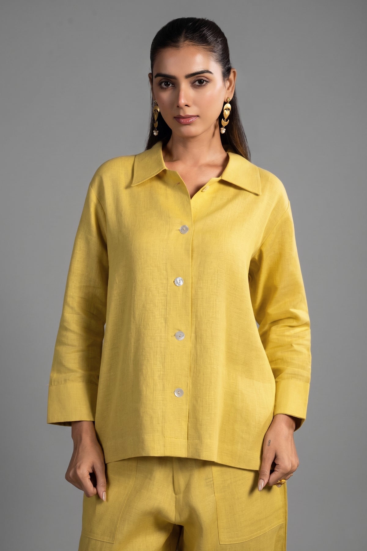Close up of the premium breathable fabric on Lime Yellow Linen Solid Co-Ord Set