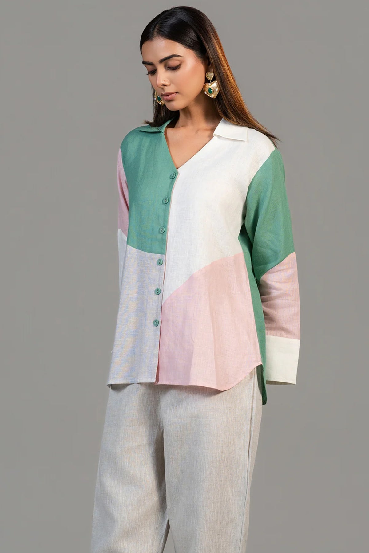 Close-up of the breathable linen fabric on the Multi Colored Linen Tunic and Pant Set