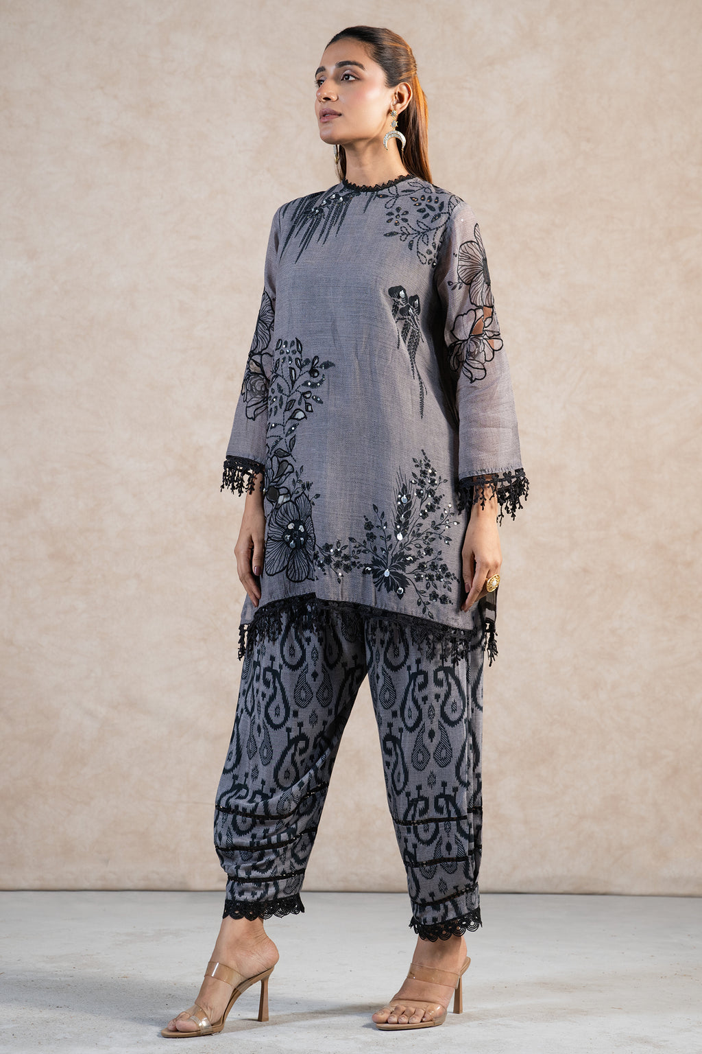 Botanical print and styling details of Grey Linen Floral Printed Co-Ord Set