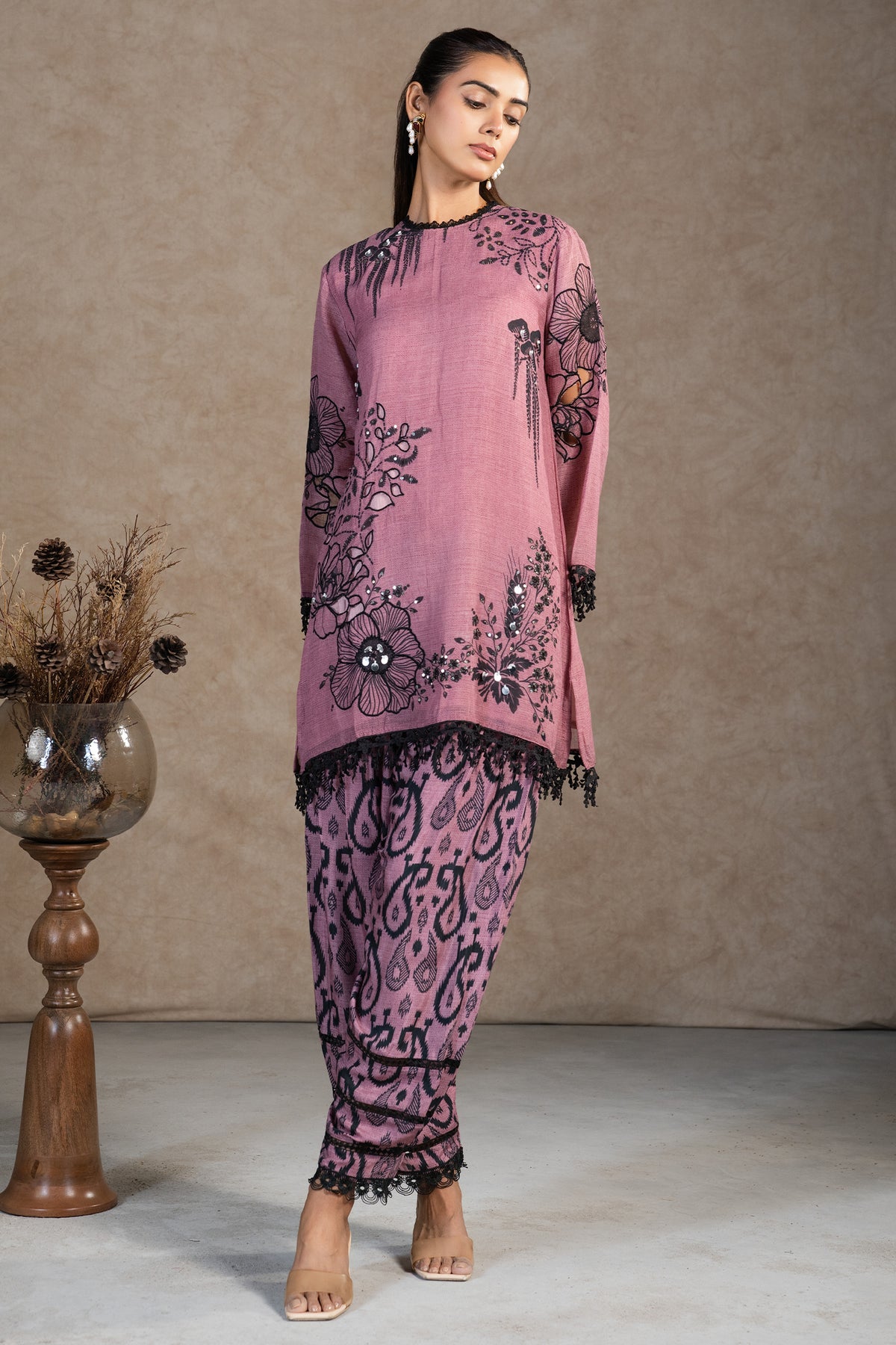 Styling details of the summer-ready Dusty Pink Linen Floral Printed Co-Ord Set