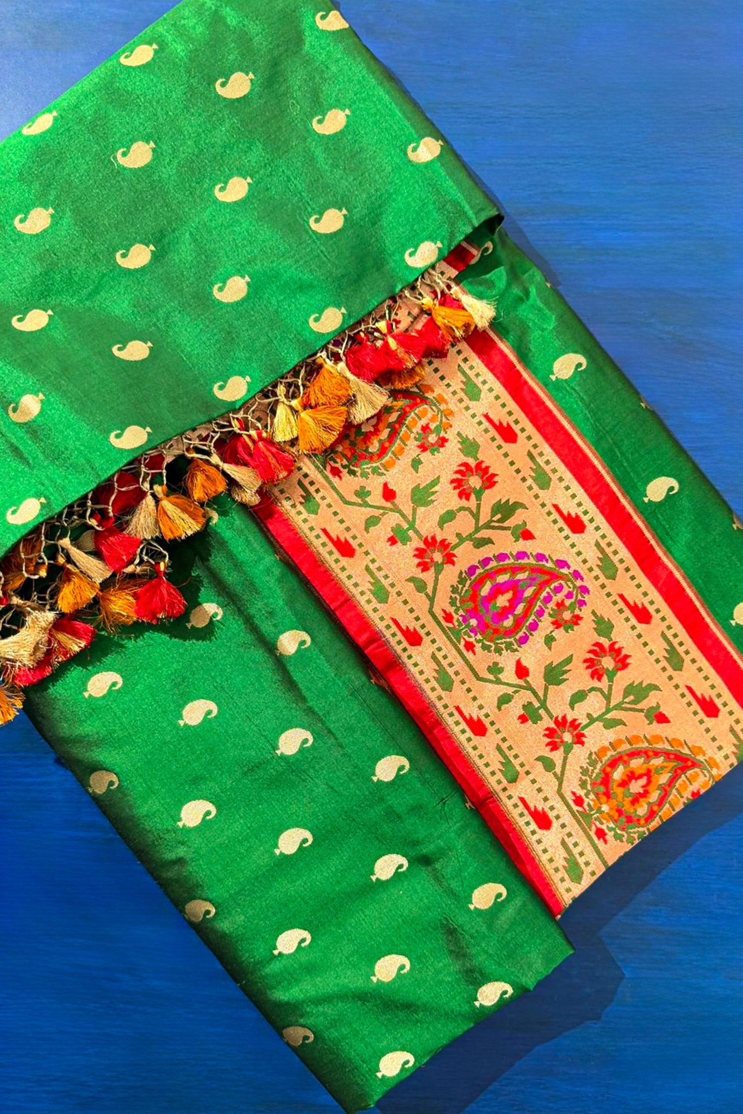 Green Silk Traditional Paisley Woven Saree with Contrast Border and Pallu - green silk saree