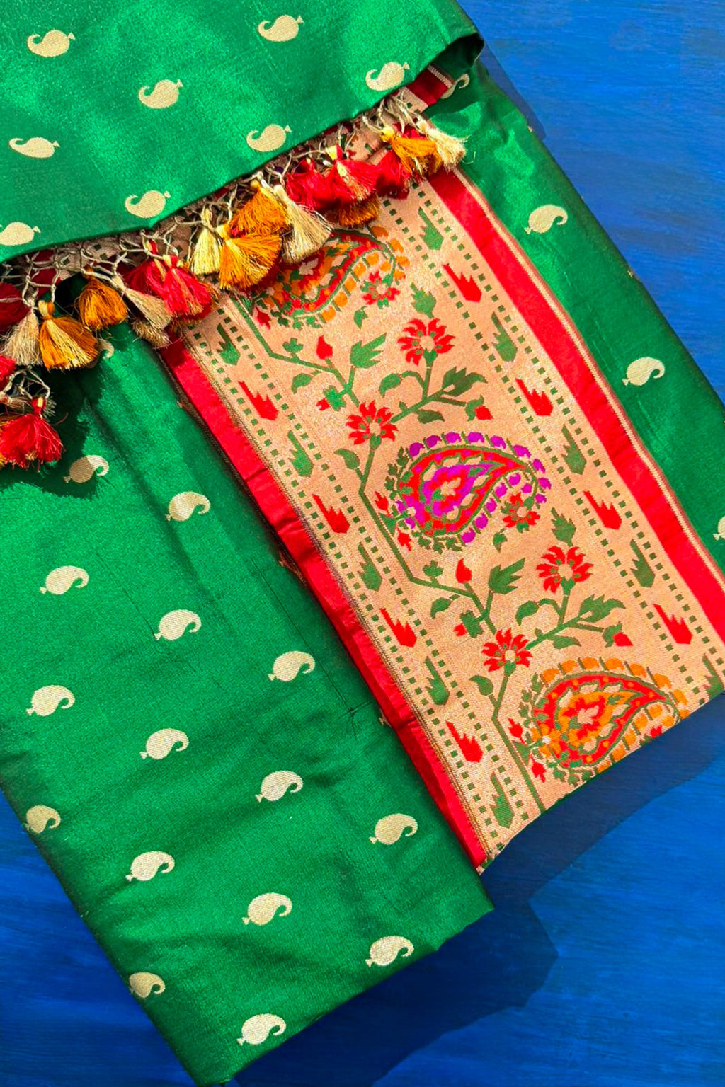 Green Silk Traditional Paisley Woven Saree with Contrast Border and Pallu - green silk saree