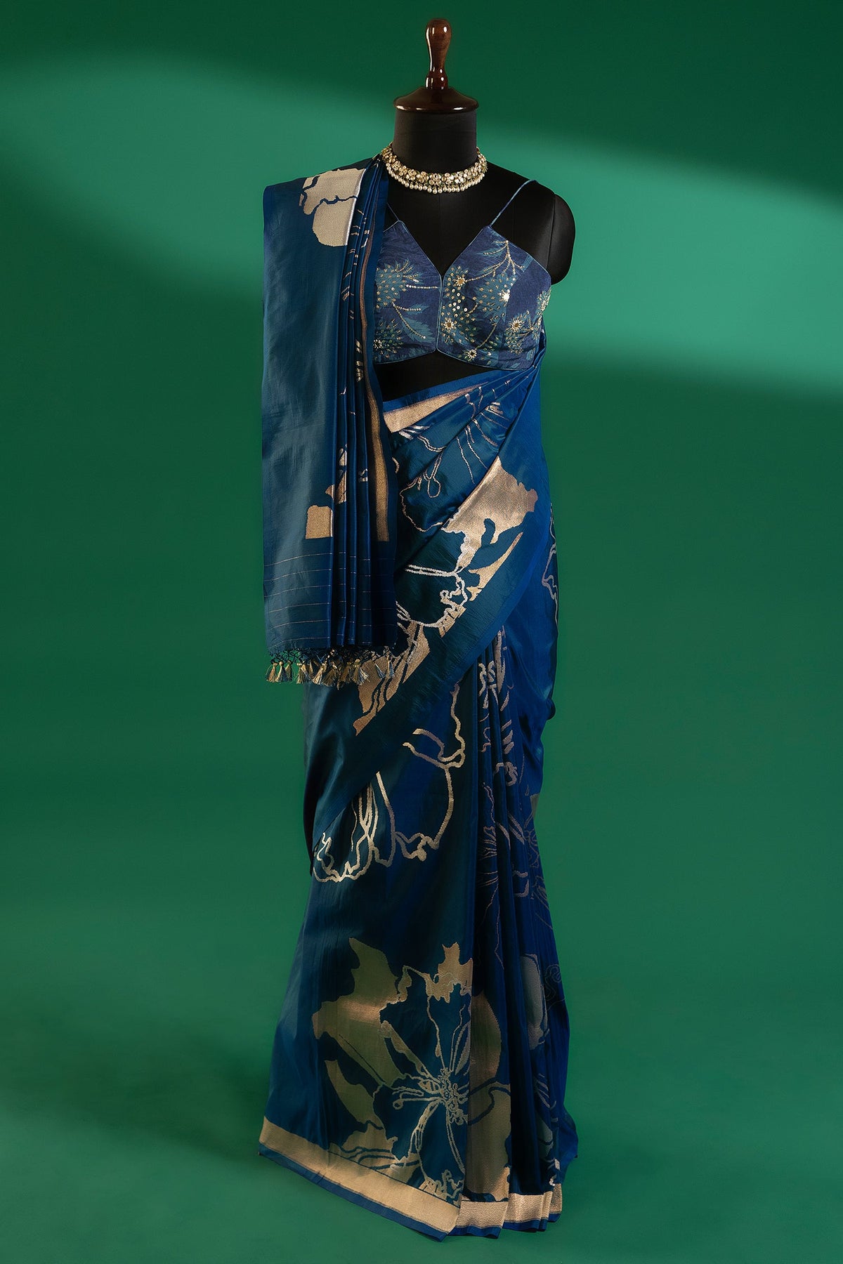 Blue Silk Saree with Zari Weaving - blue silk saree zari
