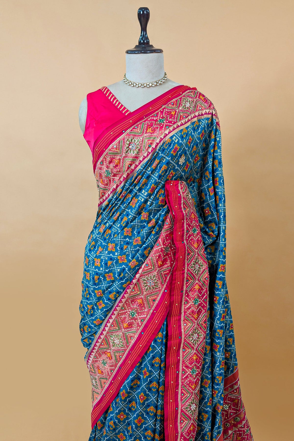 Blue Silk Traditional Woven Checks Woven Saree with Contrast Pallu and Border - blue silk saree