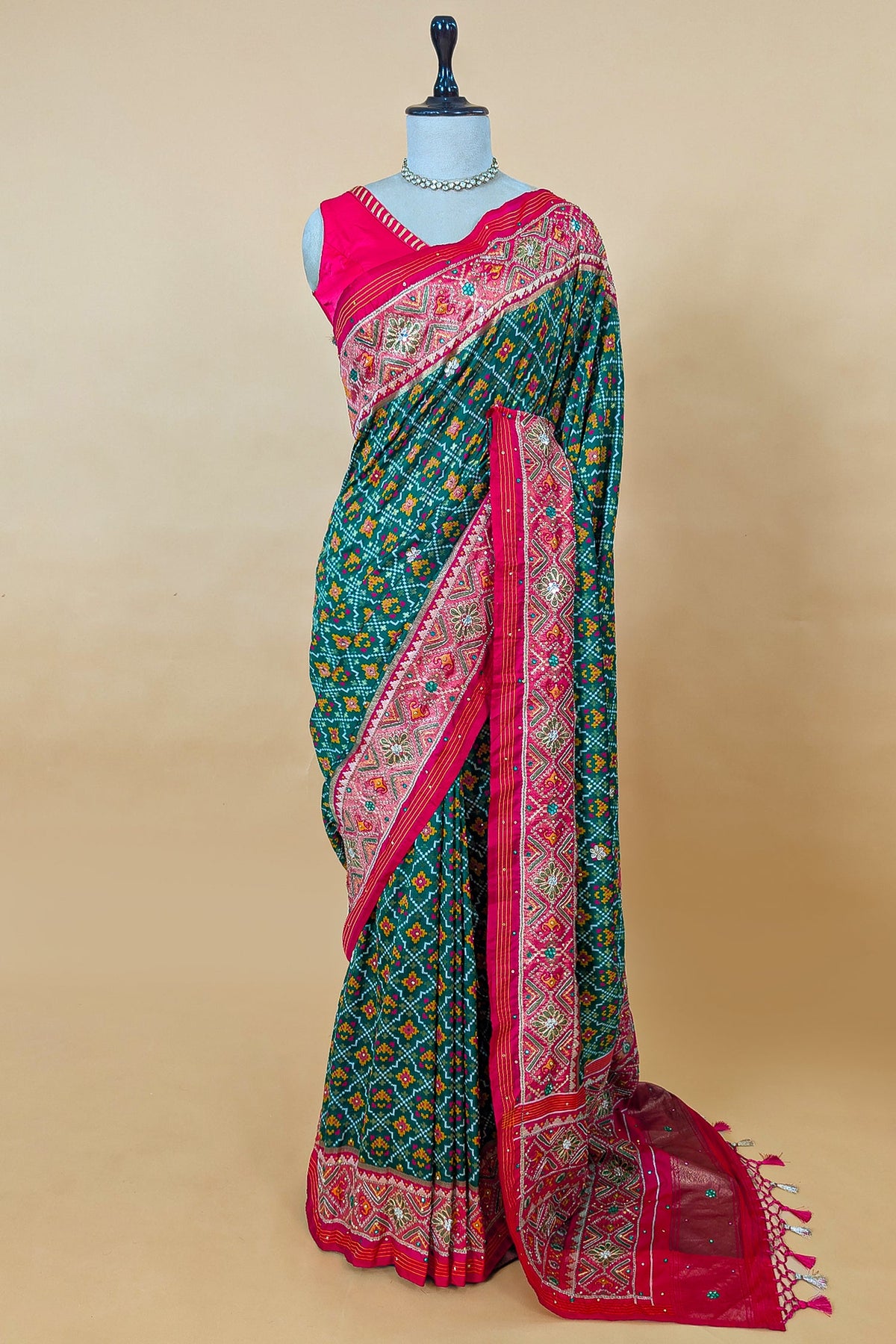 Dark Green Silk Traditional Woven Saree with Contrast Border and Pallu - green silk saree