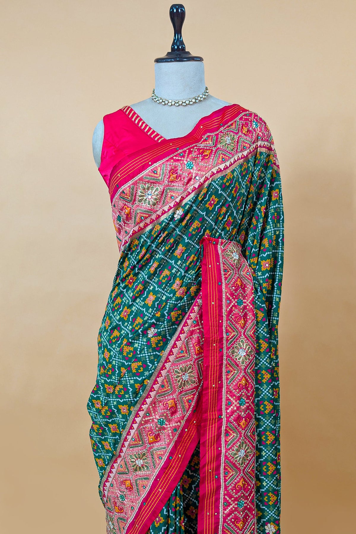 Dark Green Silk Traditional Woven Saree with Contrast Border and Pallu - green silk saree