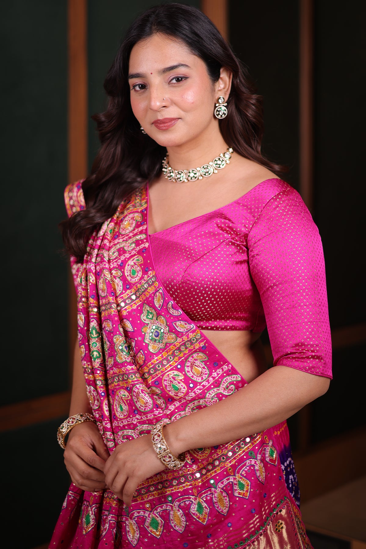Deep Indigo Purple Gaji Silk Bandhani Saree With Applique Embroidery Pink Border And Pallu