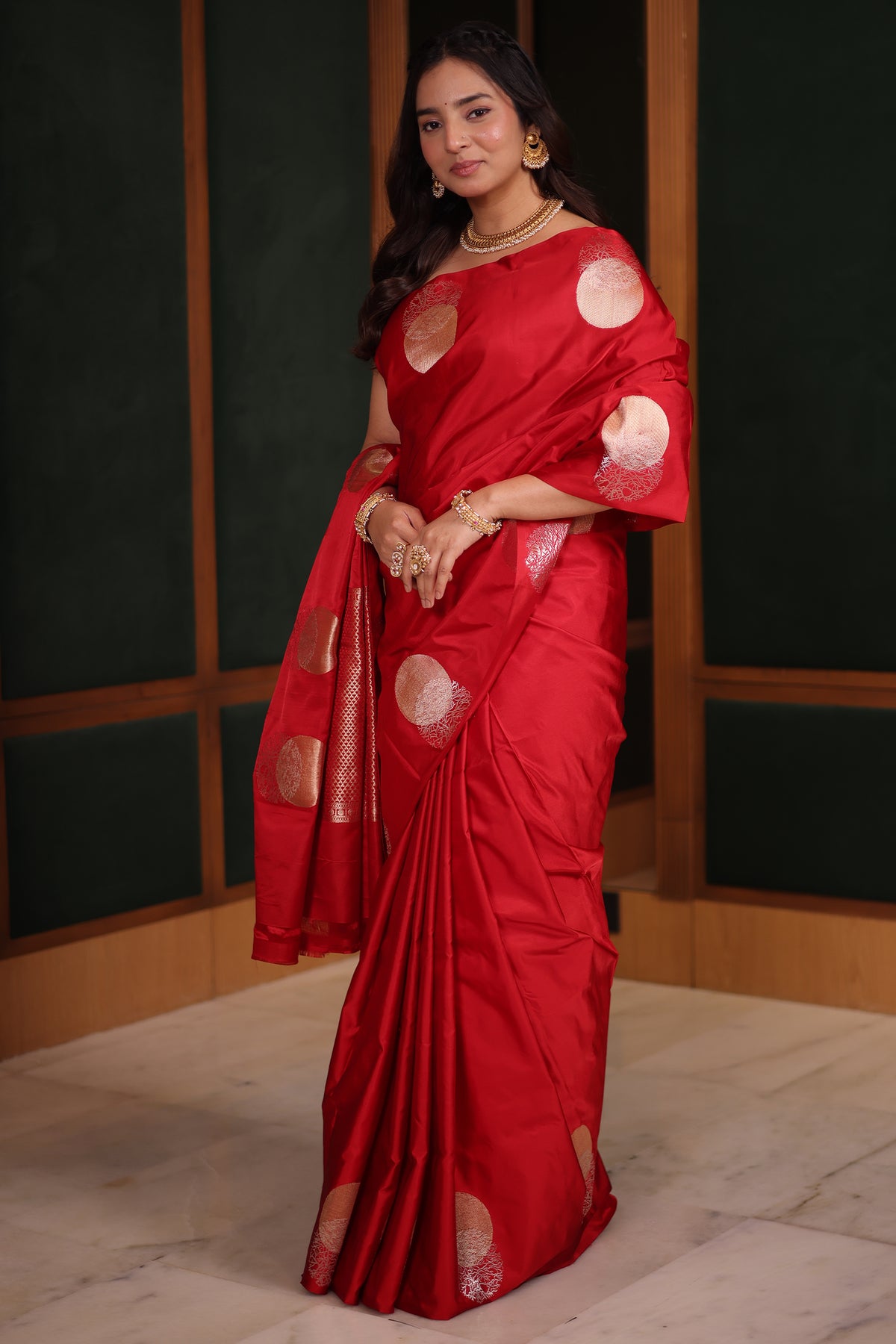 Scarlet Red Raw Mango Silk Weaving Saree Featuring Large Contemporary Zari Butas