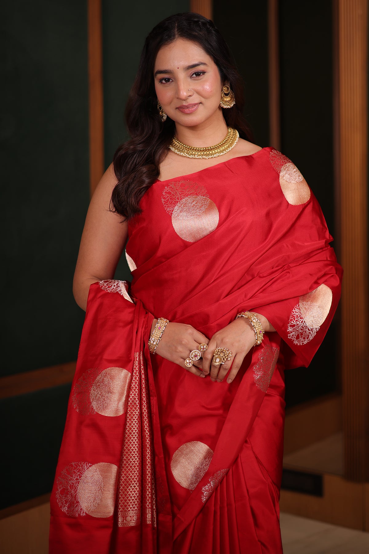 Scarlet Red Raw Mango Silk Weaving Saree Featuring Large Contemporary Zari Butas