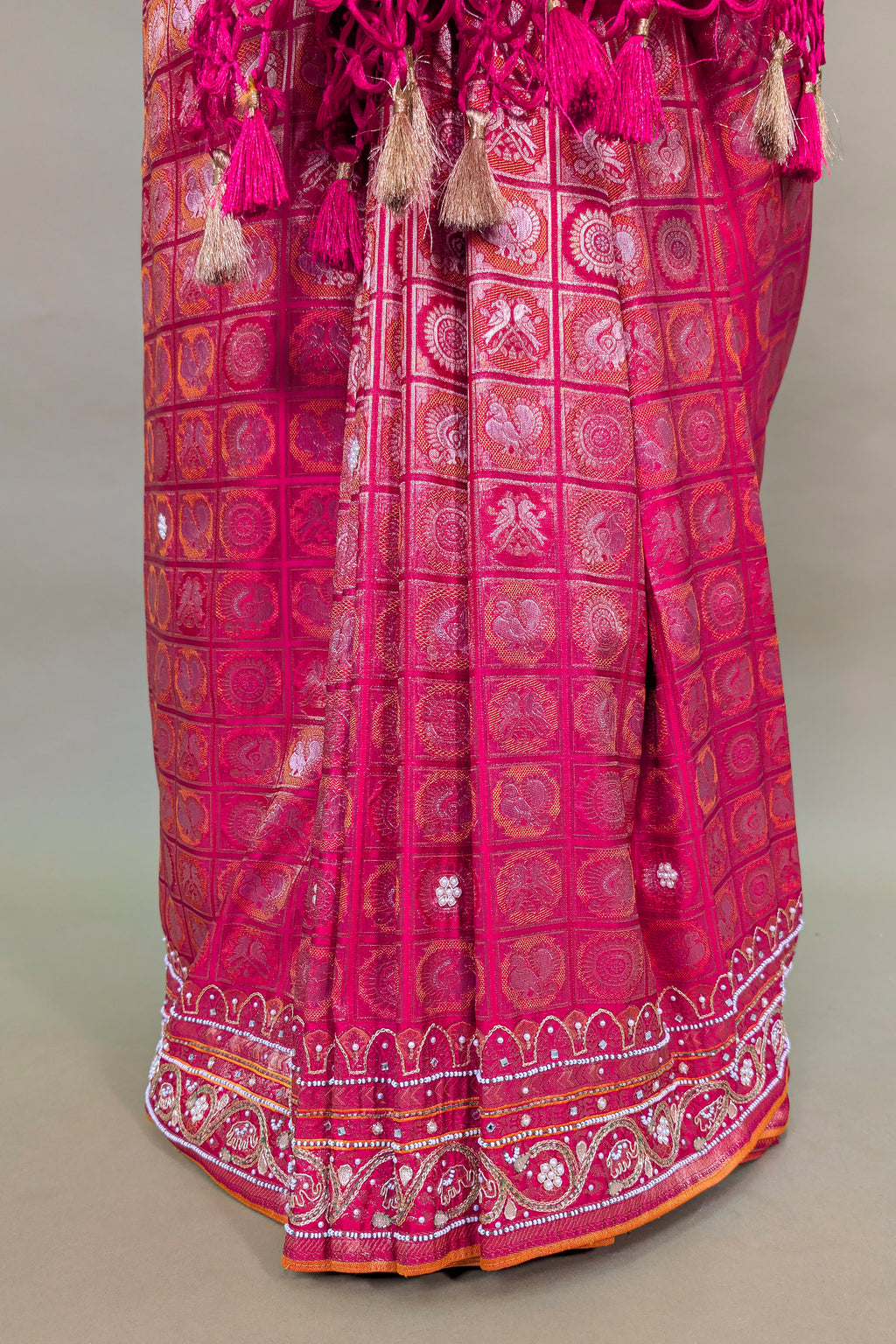 Pink Dual Toned Tissue Dola Silk Woven Traditional Saree with Beads and Cutdana Work