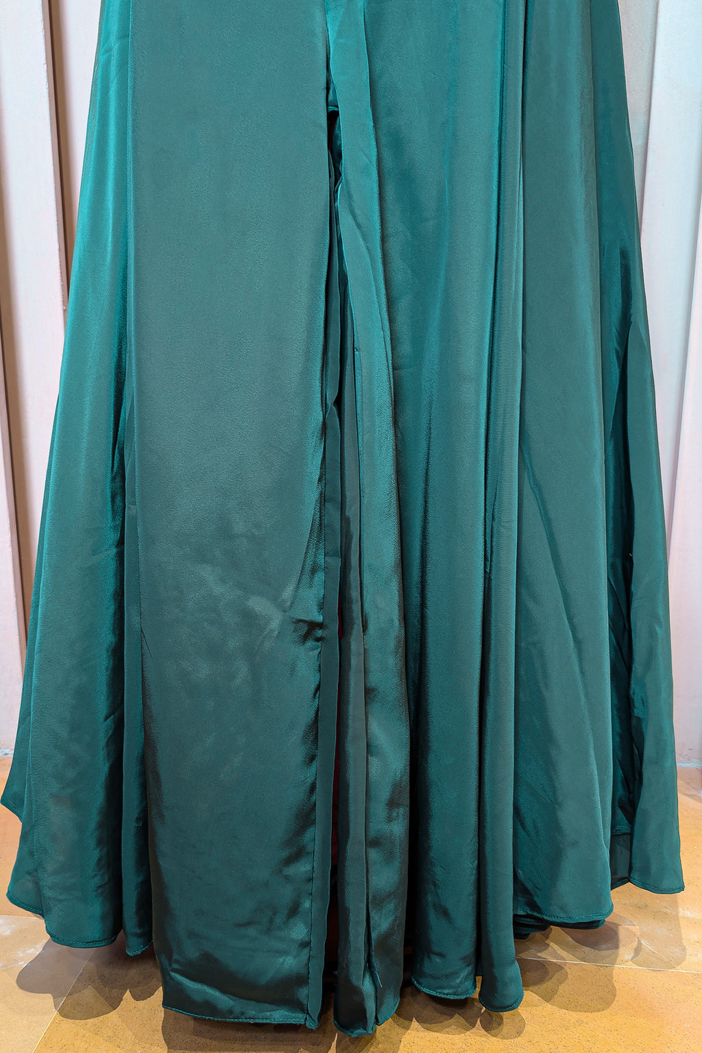 Green Art Silk Slit Cut Bandej Woven Palazzo Suit