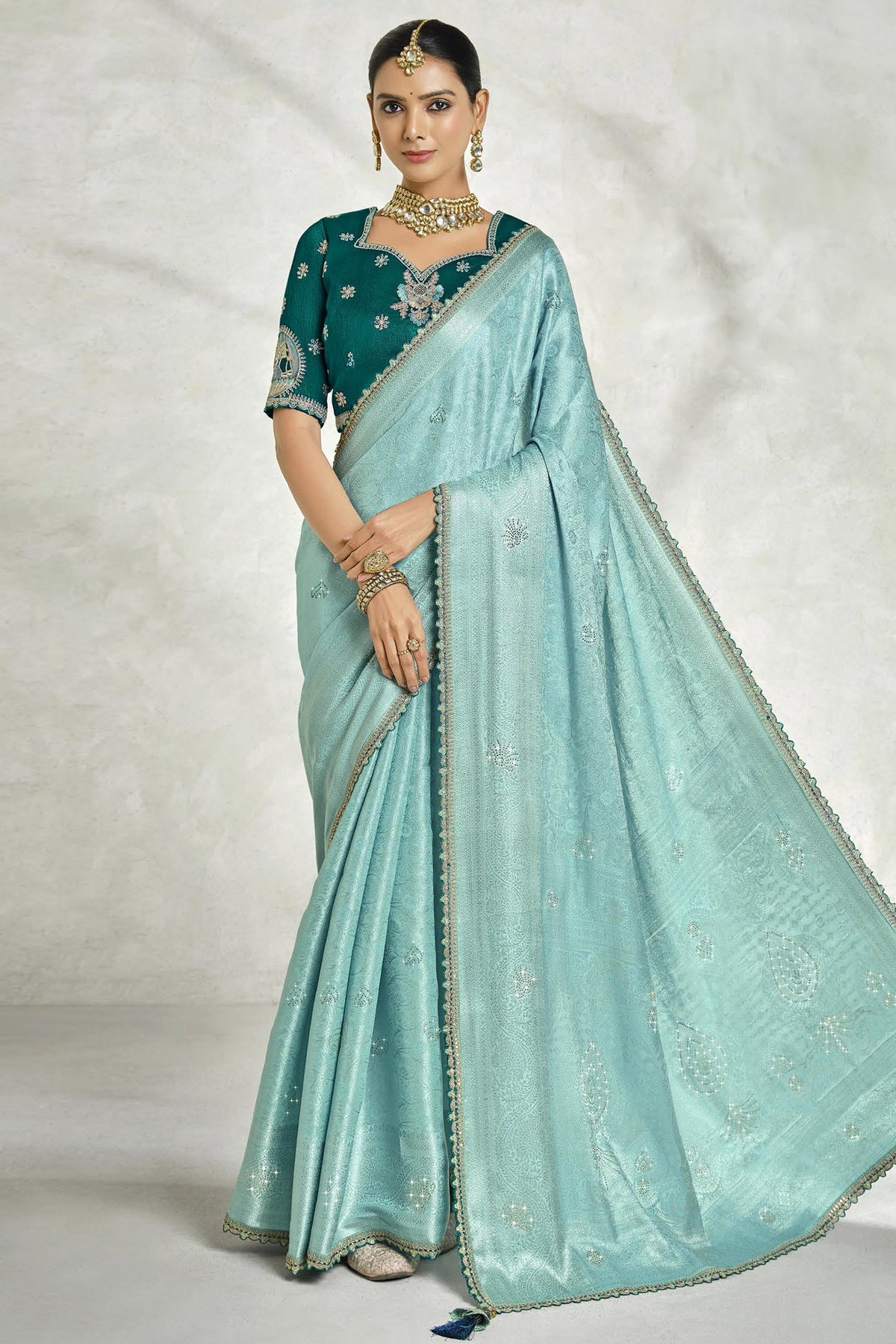 Silk Saree with Weaving