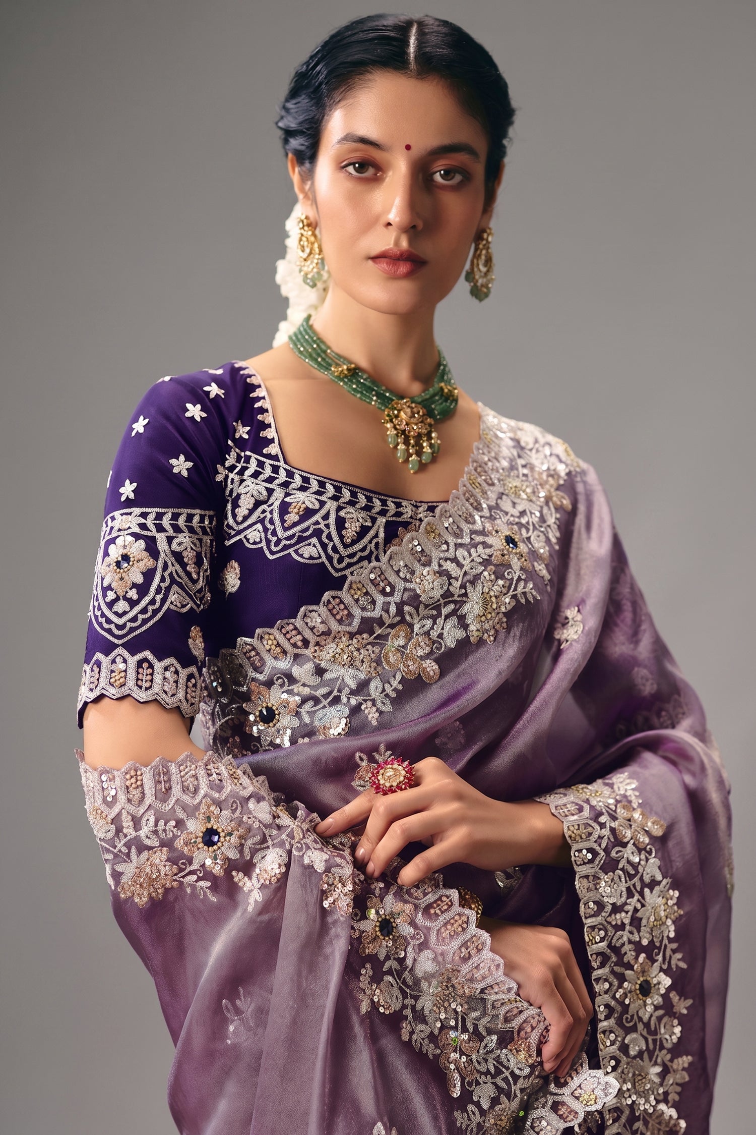 Lavender Mauve Organza Saree In Scallop Border Secondary image