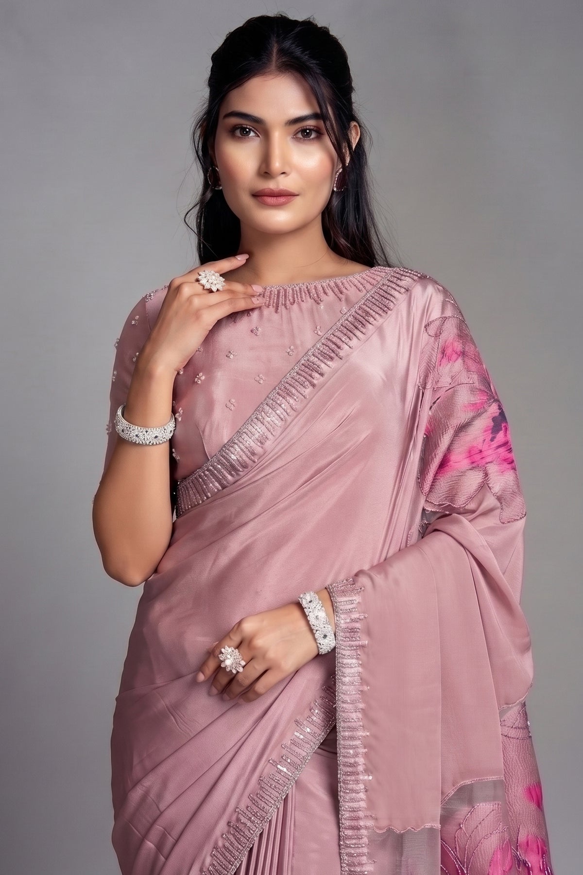 Mauve Pink Pure Crepe Saree Adorned With Large Floral Pallu Highlights