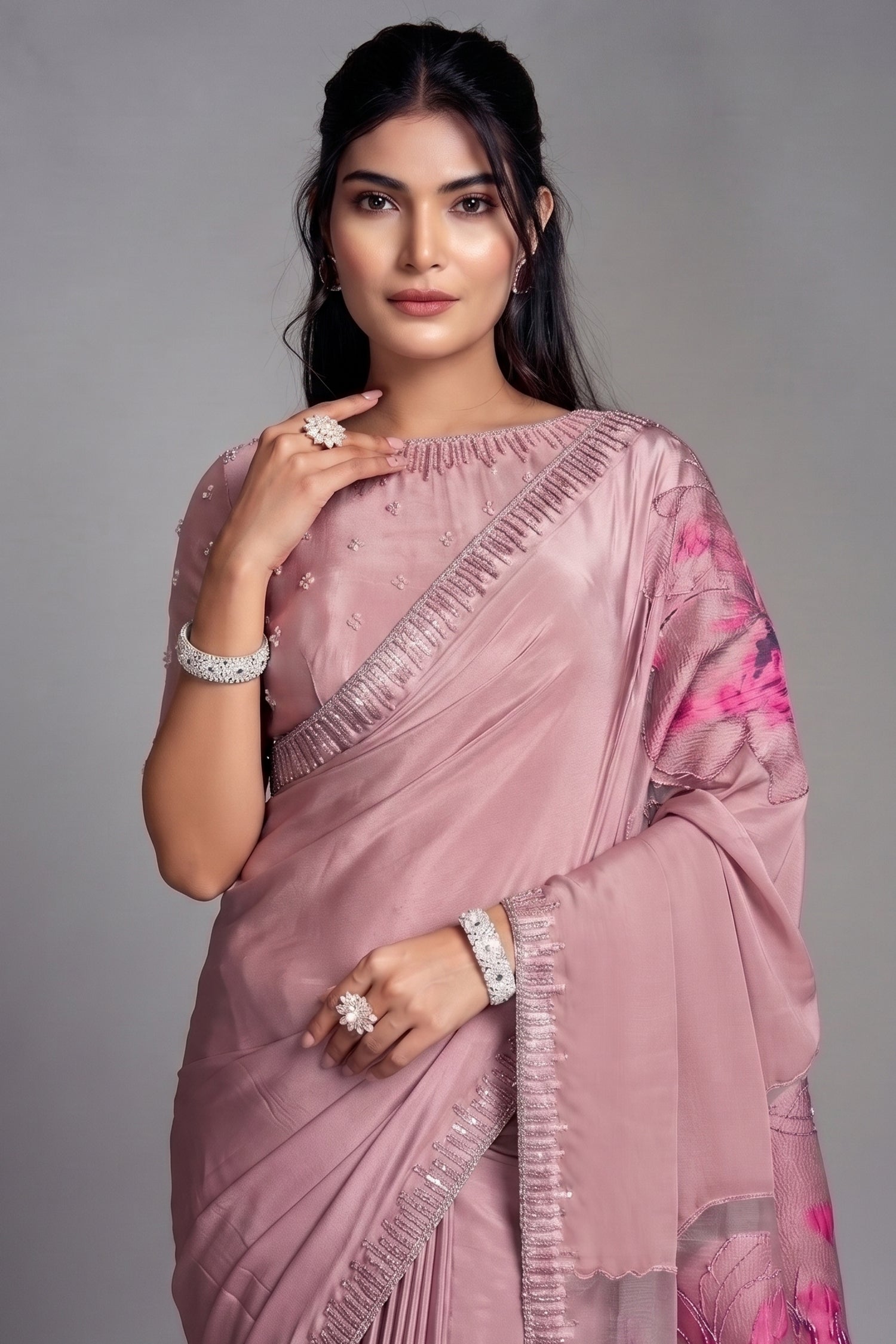 Mauve Pink Pure Crepe Saree Adorned With Large Floral Pallu Highlights