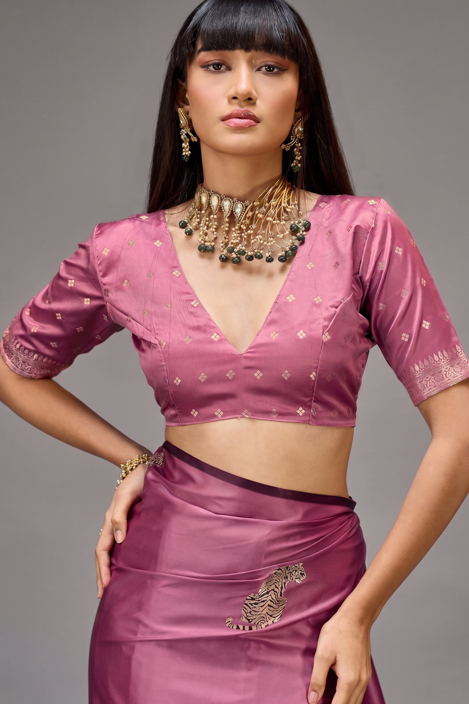 Pastel Lavender Lilac Satin Silk Saree with Metallic Tiger Weaves And Geometric Zari Border Secondary image