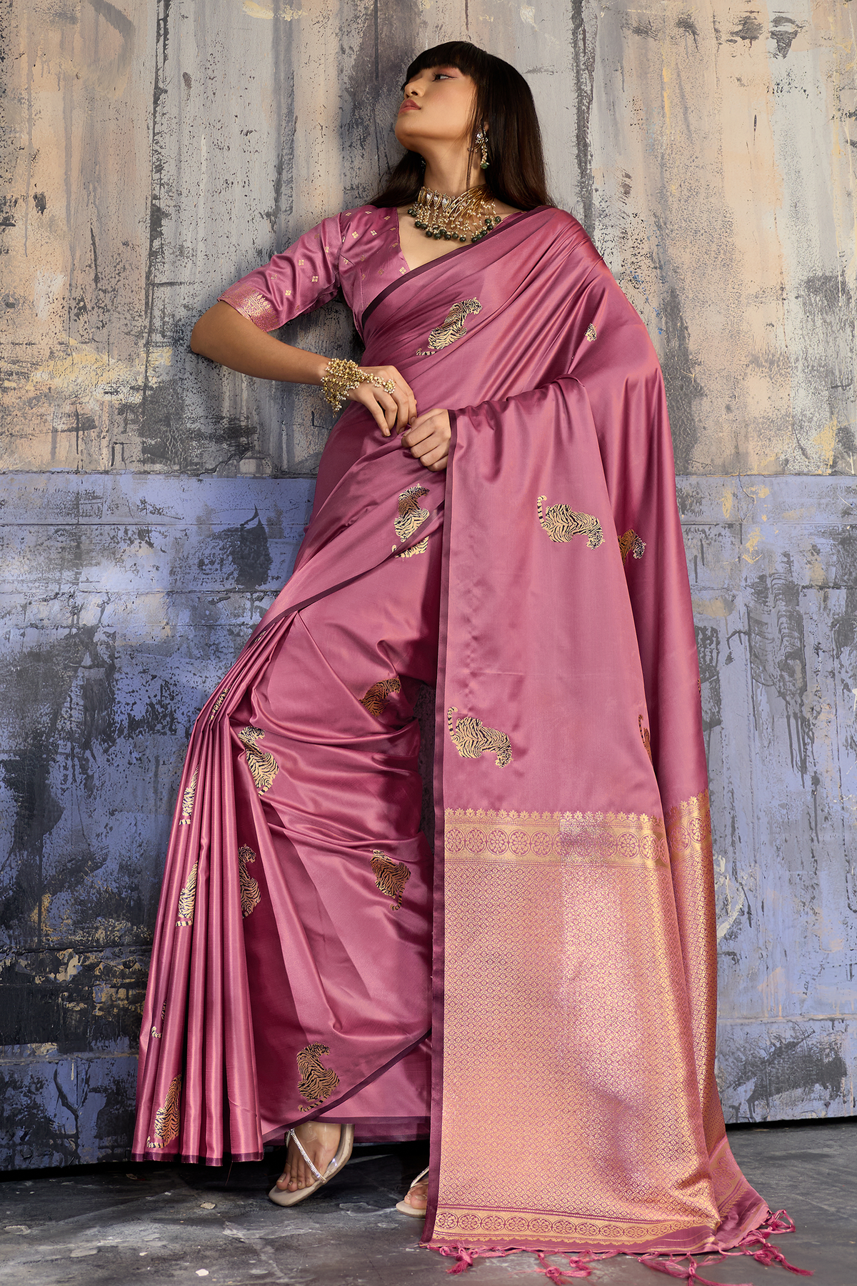Pastel Lavender Lilac Satin Silk Saree with Metallic Tiger Weaves And Geometric Zari Border