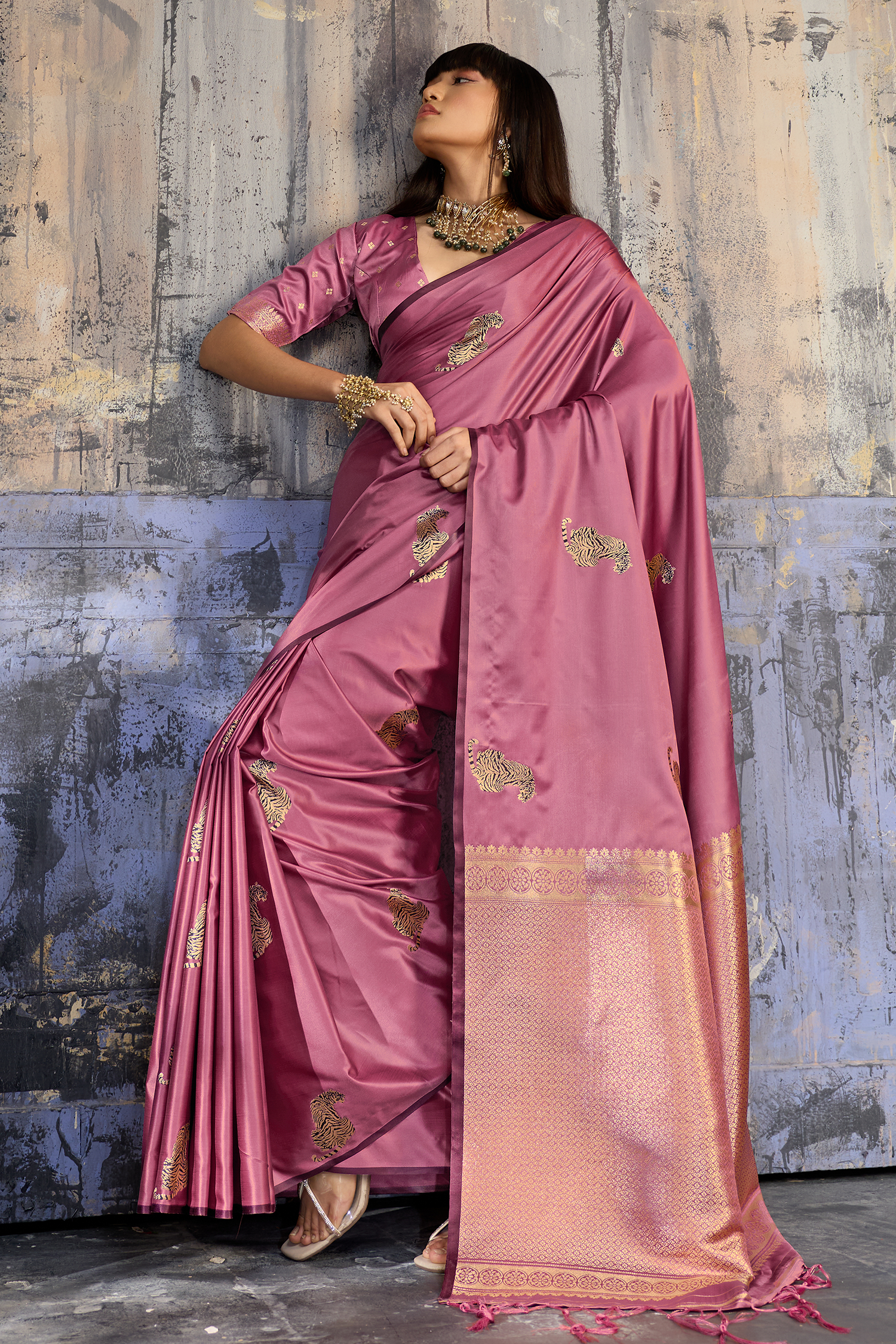 Pastel Lavender Lilac Satin Silk Saree with Metallic Tiger Weaves And Geometric Zari Border