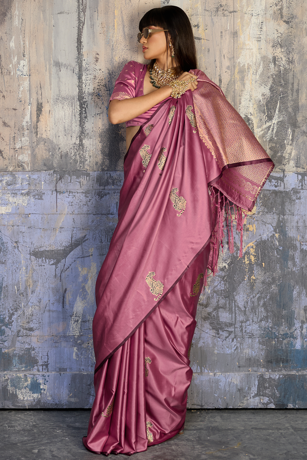 Pastel Lavender Lilac Satin Silk Saree with Metallic Tiger Weaves And Geometric Zari Border