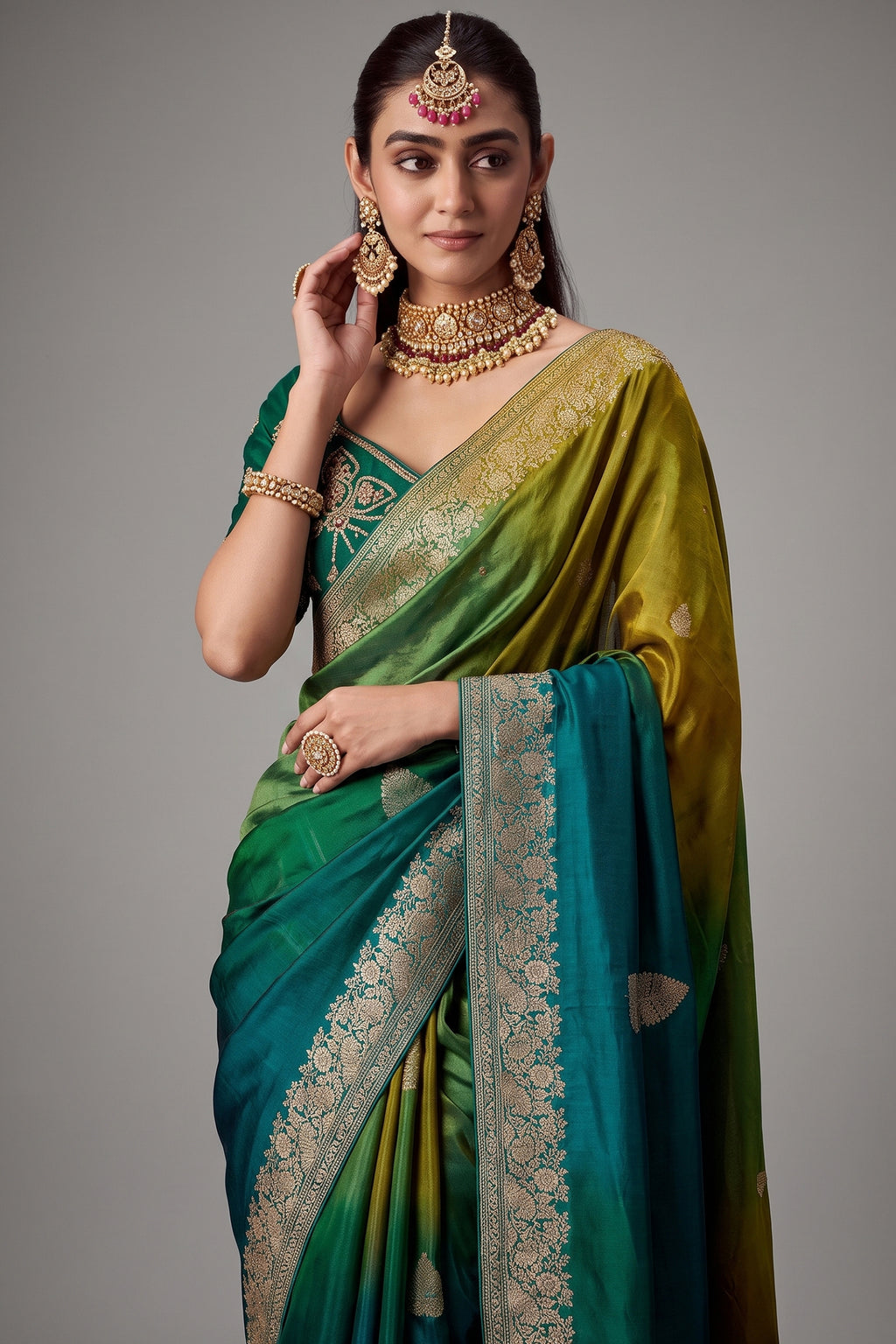 Green Dola Crape Soft Silk Woven Saree in Ombre Shade