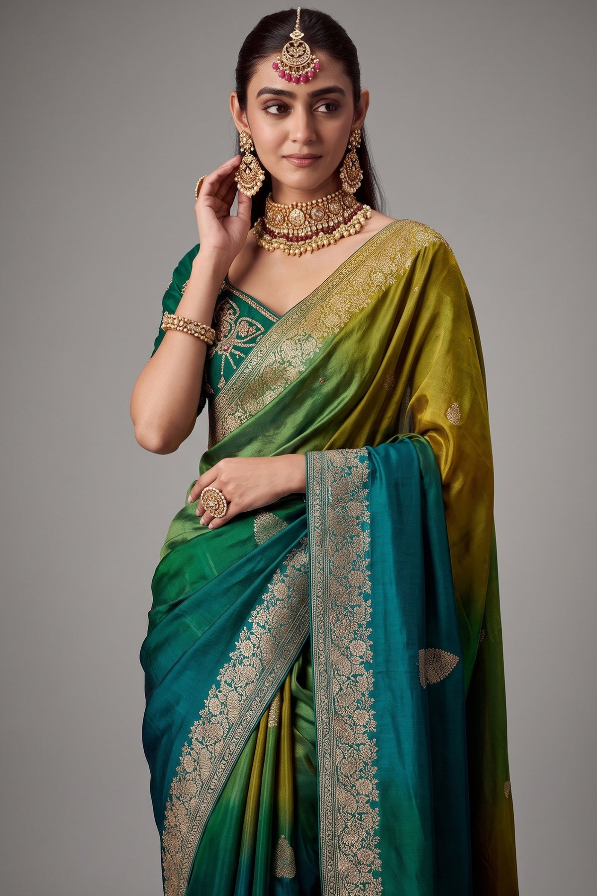 Green Dola Crape Soft Silk Woven Saree in Ombre Shade