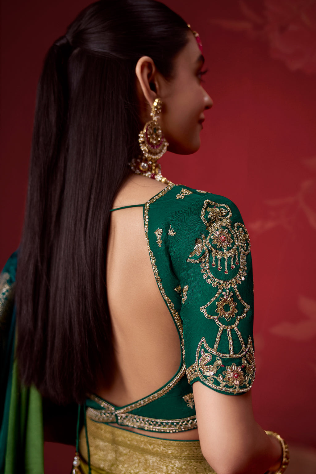 Green Dola Crape Soft Silk Woven Saree in Ombre Shade