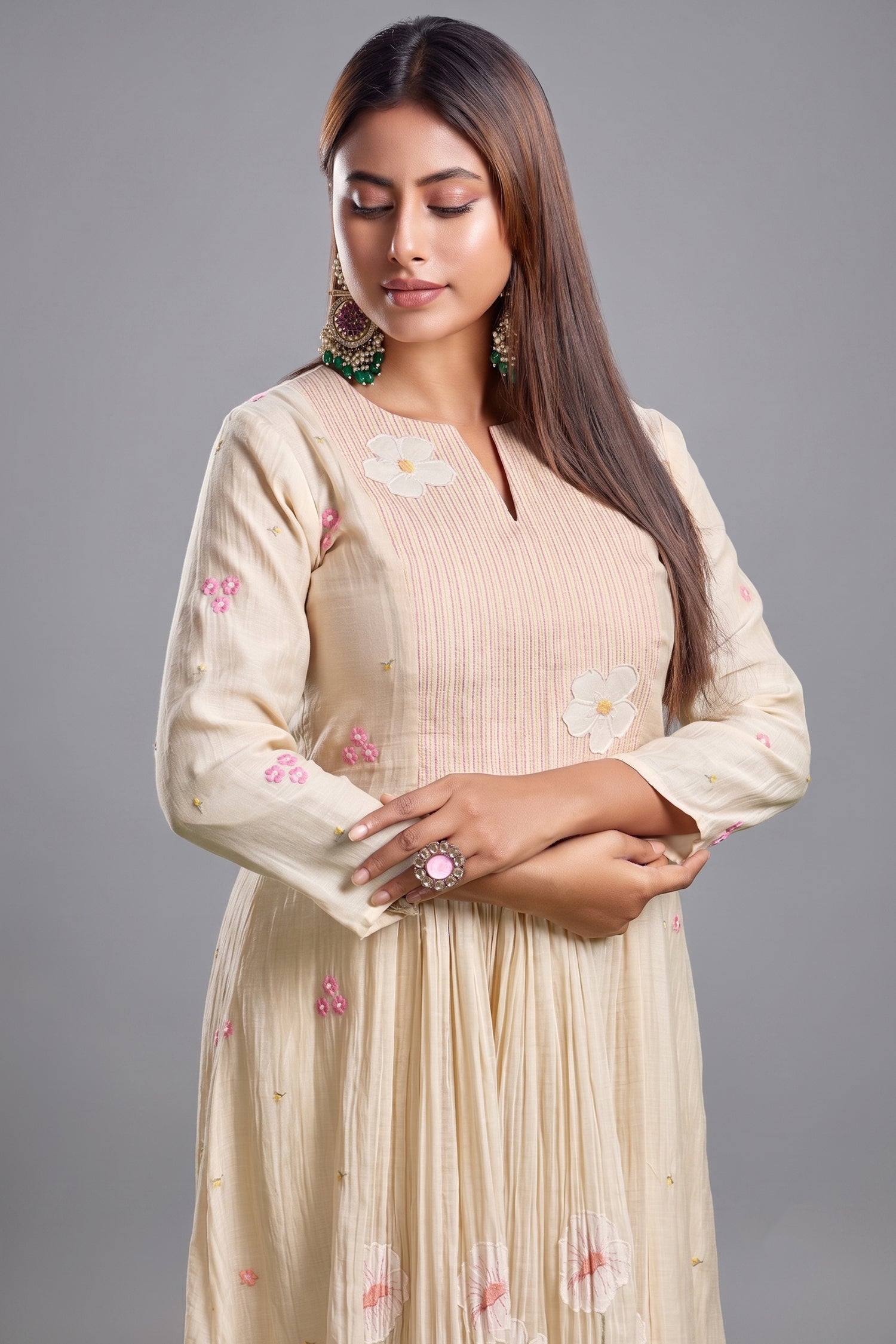 Ivory White Mul Cotton Floral Motif Flared Anarakli Set Secondary image
