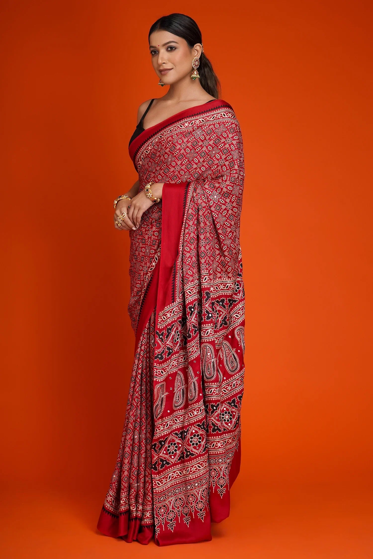 Maroon Art Silk Kalamkari Printed Saree with Paisley Motifs - maroon silk saree kalamkari