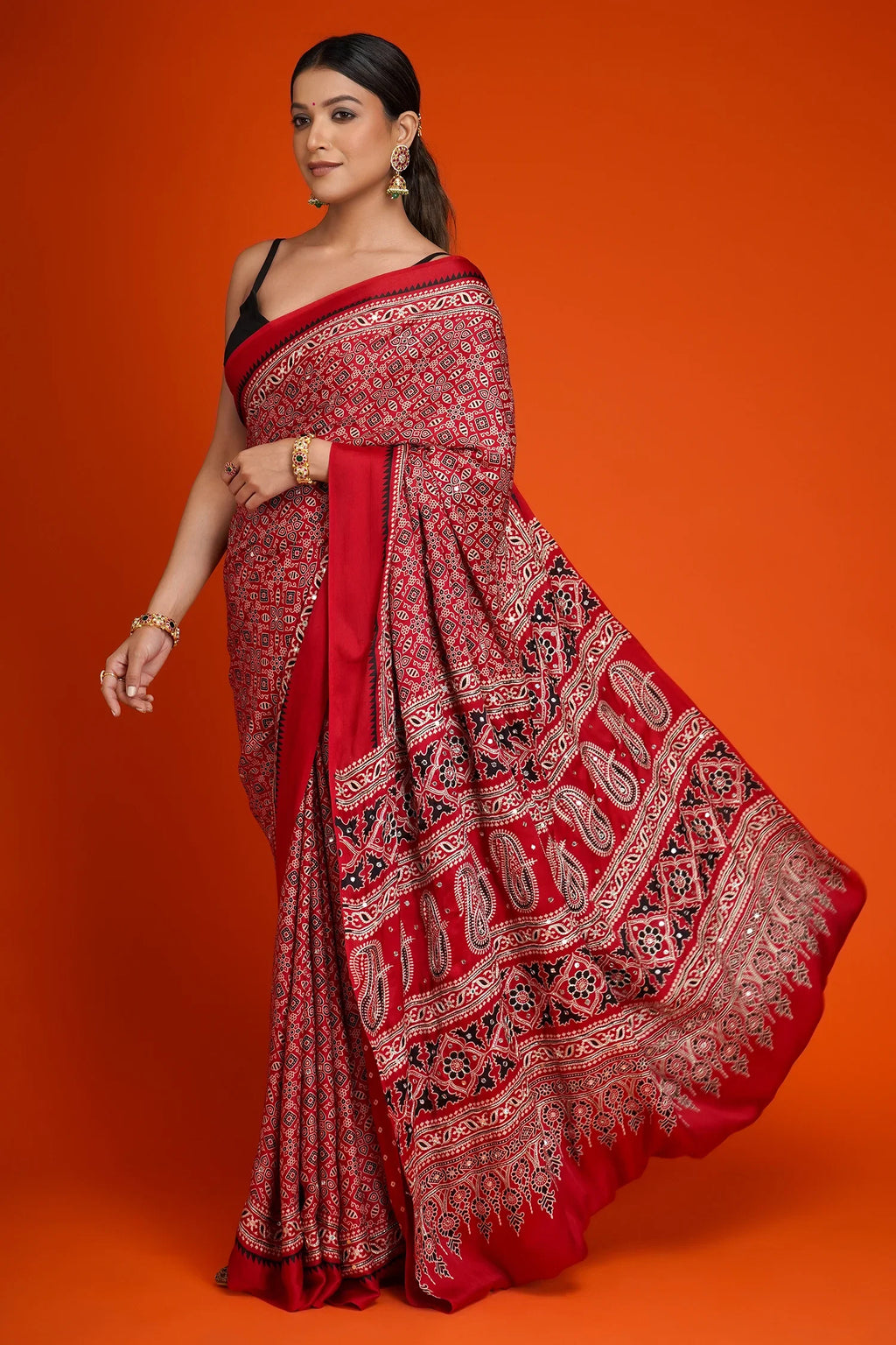Maroon Art Silk Kalamkari Printed Saree with Paisley Motifs - maroon silk saree kalamkari